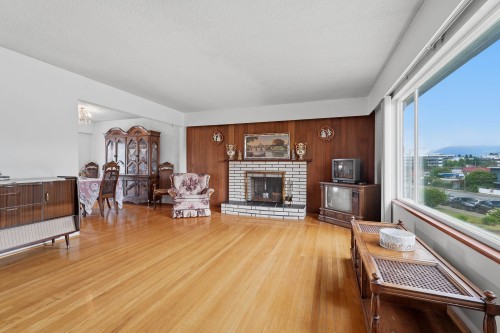 3063 Renfrew Street, Vancouver, BC 