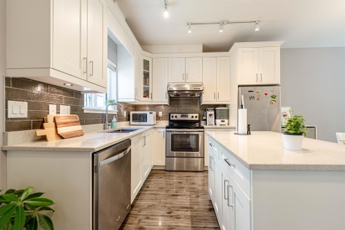 205-2263 Triumph Street, Vancouver, BC 