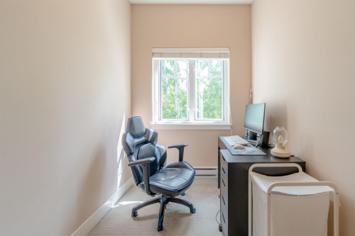 205-2263 Triumph Street, Vancouver, BC 