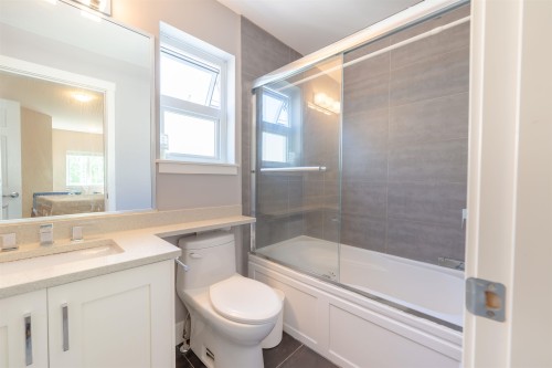 205-2263 Triumph Street, Vancouver, BC 