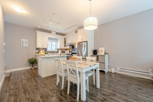 205-2263 Triumph Street, Vancouver, BC 