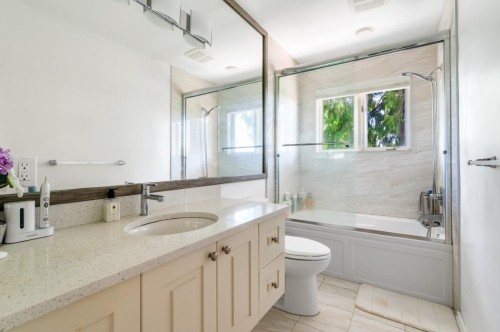 2408 Marine Drive Sw, Vancouver, BC 