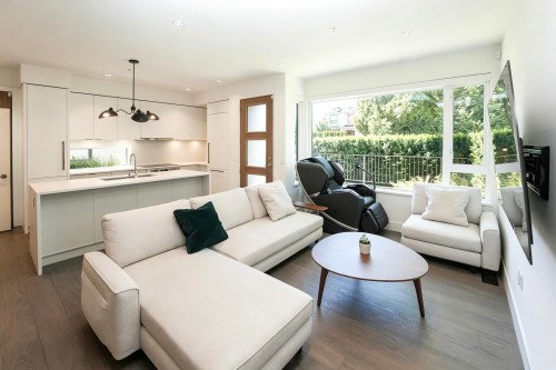 6840 Oak Street, Vancouver, BC 