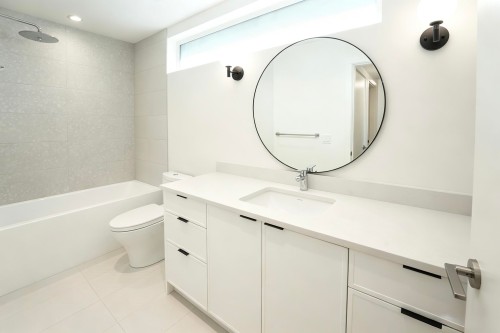 6840 Oak Street, Vancouver, BC 