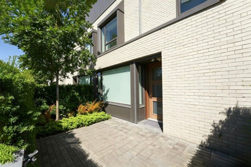 6840 Oak Street, Vancouver, BC 