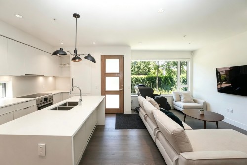6840 Oak Street, Vancouver, BC 