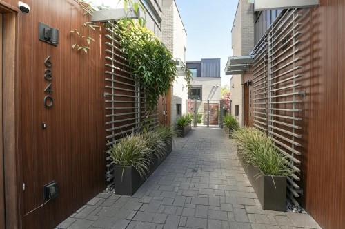 6840 Oak Street, Vancouver, BC 