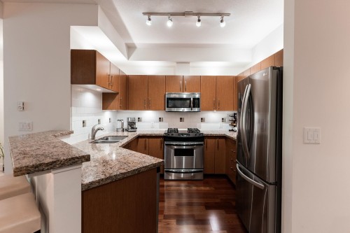 6230 Logan Lane, Vancouver, BC 