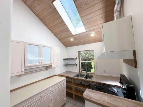 165 Ontario Place, Salt Spring Island, BC 