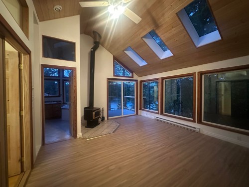 165 Ontario Place, Salt Spring Island, BC 