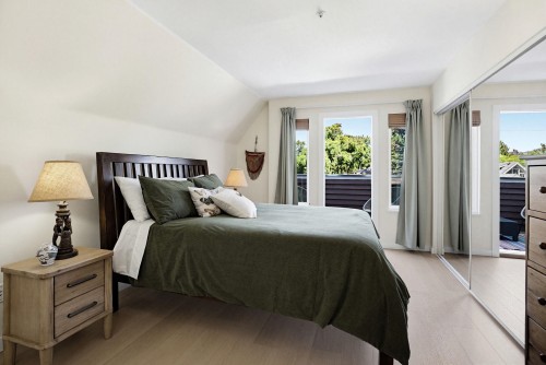 1865 7Th Avenue E, Vancouver, BC 
