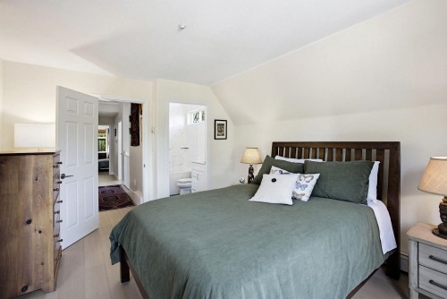 1865 7Th Avenue E, Vancouver, BC 