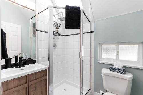 1865 7Th Avenue E, Vancouver, BC 