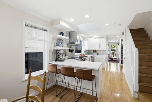 1865 7Th Avenue E, Vancouver, BC 