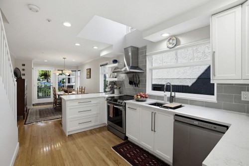 1865 7Th Avenue E, Vancouver, BC 