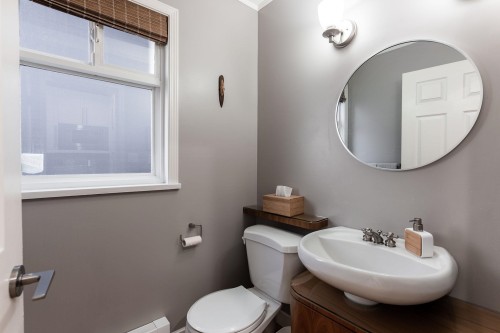 1865 7Th Avenue E, Vancouver, BC 