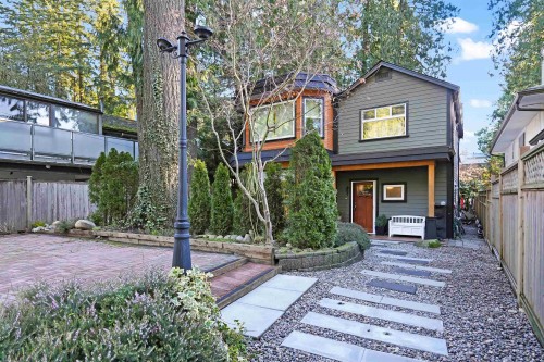 4990 Capilano Road, North Vancouver, BC 