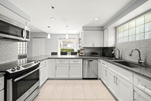 601 16Th Avenue W, Vancouver, BC 
