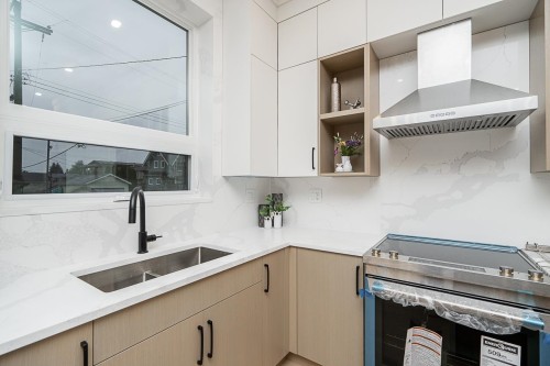 2-2753 Nanaimo Street, Vancouver, BC 