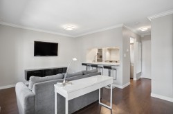 202-555 14th Avenue W Vancouver, BC V5Z 4G8