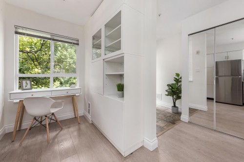 8431 Jellicoe Street, Vancouver, BC 