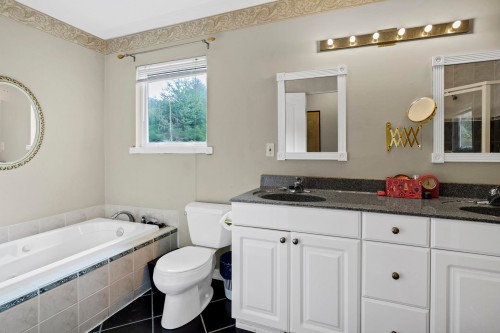 4582 Woodgreen Court, West Vancouver, BC 