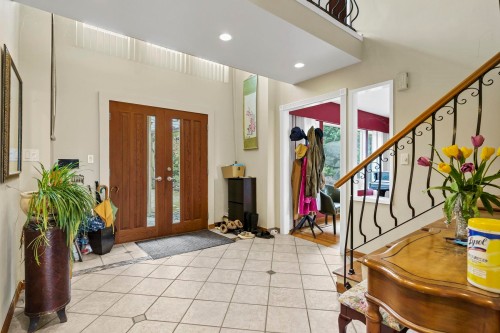 4582 Woodgreen Court, West Vancouver, BC 