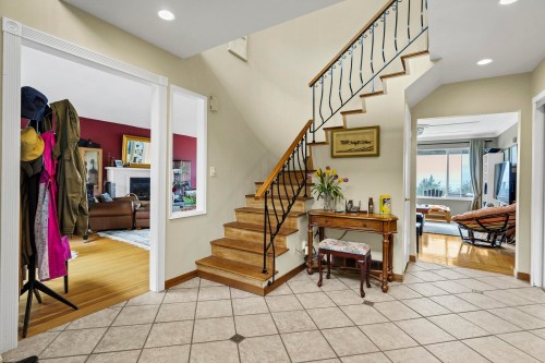 4582 Woodgreen Court, West Vancouver, BC 