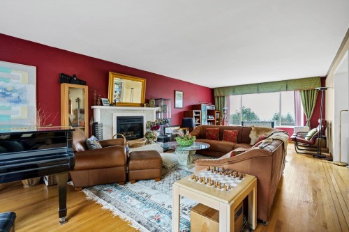 4582 Woodgreen Court, West Vancouver, BC 