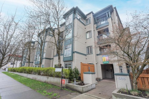 104-688 16th Avenue E Vancouver, BC V5T 2V4