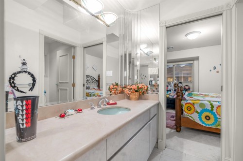8540 Saunders Road, Richmond, BC - Indoor Photo Showing Bathroom