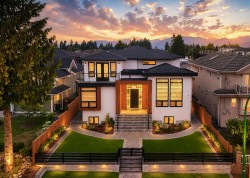 8093 14th Avenue Burnaby, BC V3N 2B5