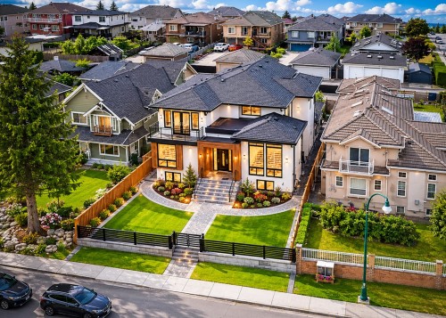 8093 14Th Avenue, Burnaby, BC 