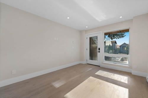 504 5Th Street E, North Vancouver, BC 