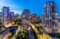 2002-1295 Richards Street  Vancouver, BC V6B 1B7