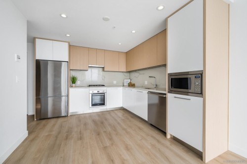 2607-567 Clarke Road, Coquitlam, BC 
