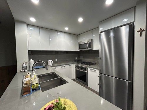 307-3102 Windsor Gate, Coquitlam, BC 