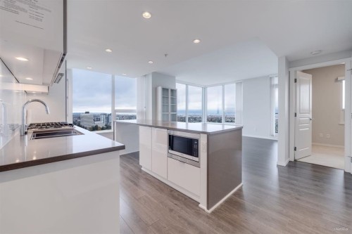 2807-5883 Barker Avenue, Burnaby, BC 