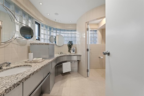 3043 Alma Street, Vancouver, BC 