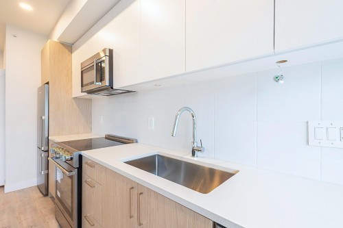 406-5535 Hastings Street, Burnaby, BC 