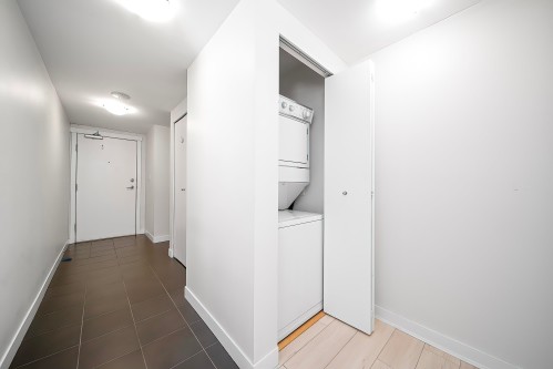806-7555 Alderbridge Way, Richmond, BC 