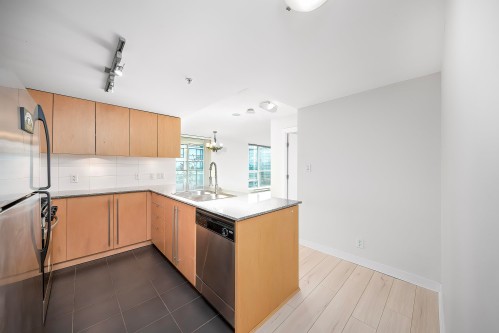 806-7555 Alderbridge Way, Richmond, BC 
