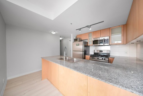 806-7555 Alderbridge Way, Richmond, BC 