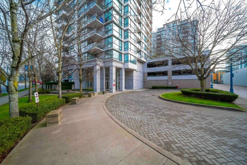 806-7555 Alderbridge Way, Richmond, BC 