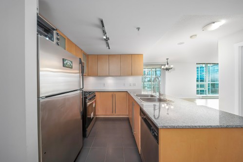 806-7555 Alderbridge Way, Richmond, BC 