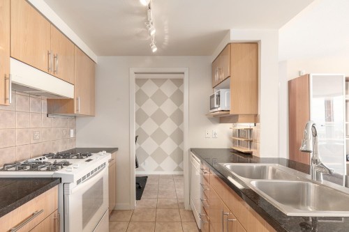 3205-193 Aquarius Mews, Vancouver, BC 