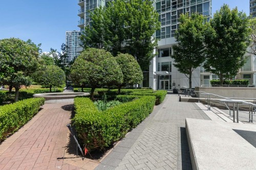 3205-193 Aquarius Mews, Vancouver, BC 