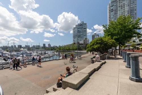 3205-193 Aquarius Mews, Vancouver, BC 