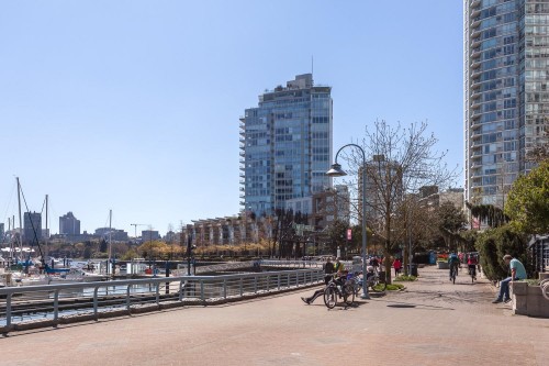 3205-193 Aquarius Mews, Vancouver, BC 