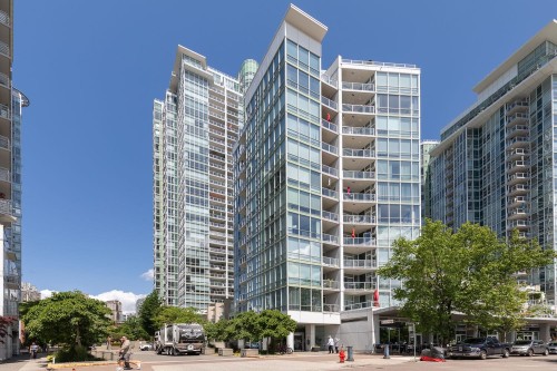 3205-193 Aquarius Mews, Vancouver, BC 